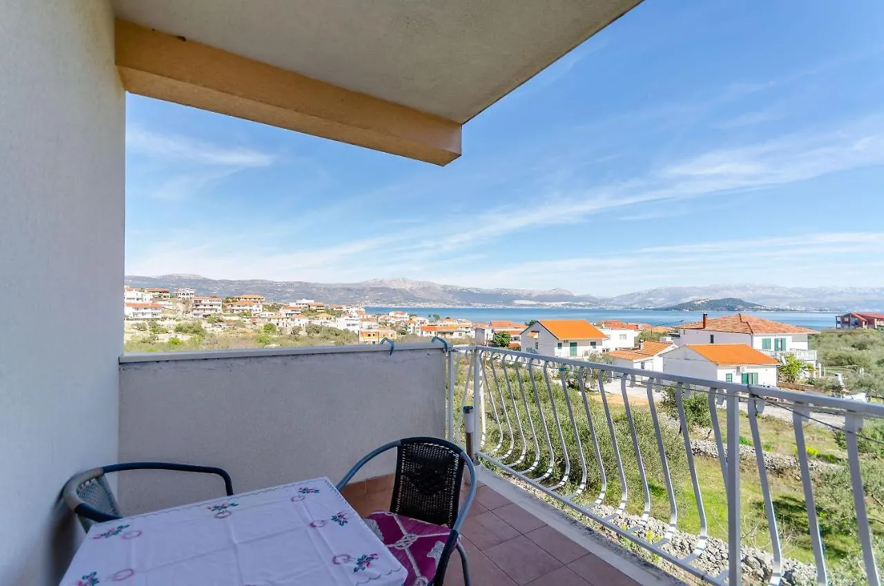 Apartments Stara Maslina Slatine Croatia