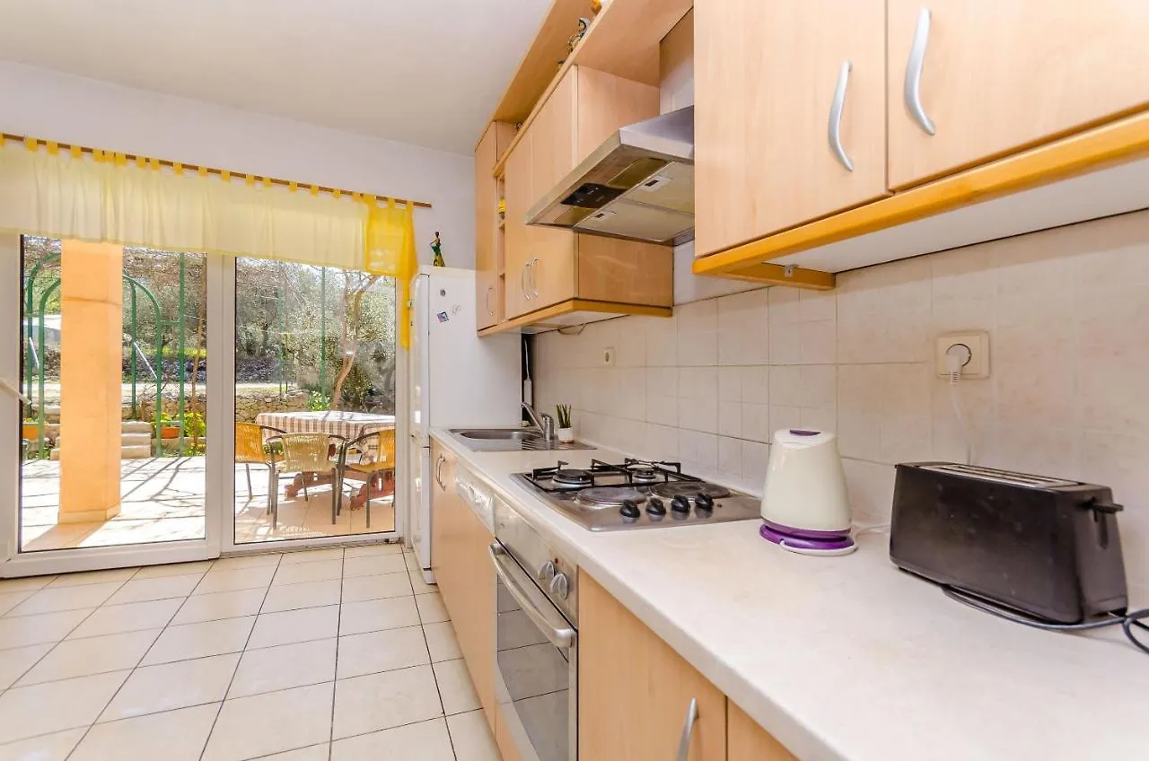 Apartments Stara Maslina Slatine