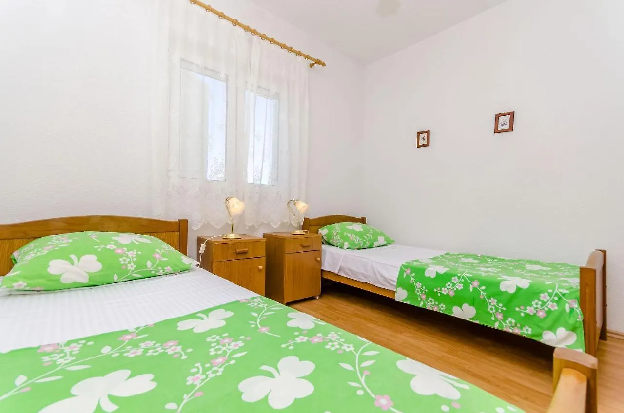 Apartments Stara Maslina Slatine