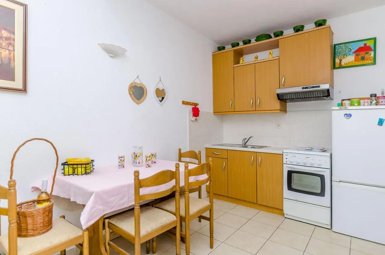 Apartments Stara Maslina Slatine