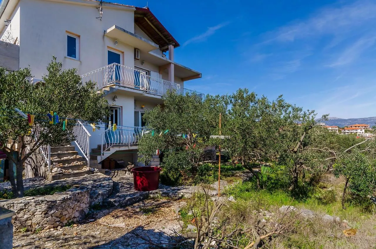 Apartments Stara Maslina Slatine 0*,  Croatia
