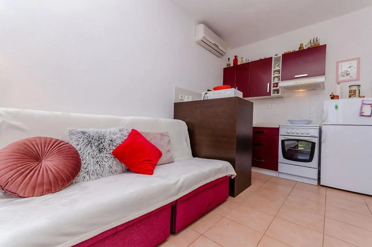 Apartments Stara Maslina Slatine 0*,  Croatia