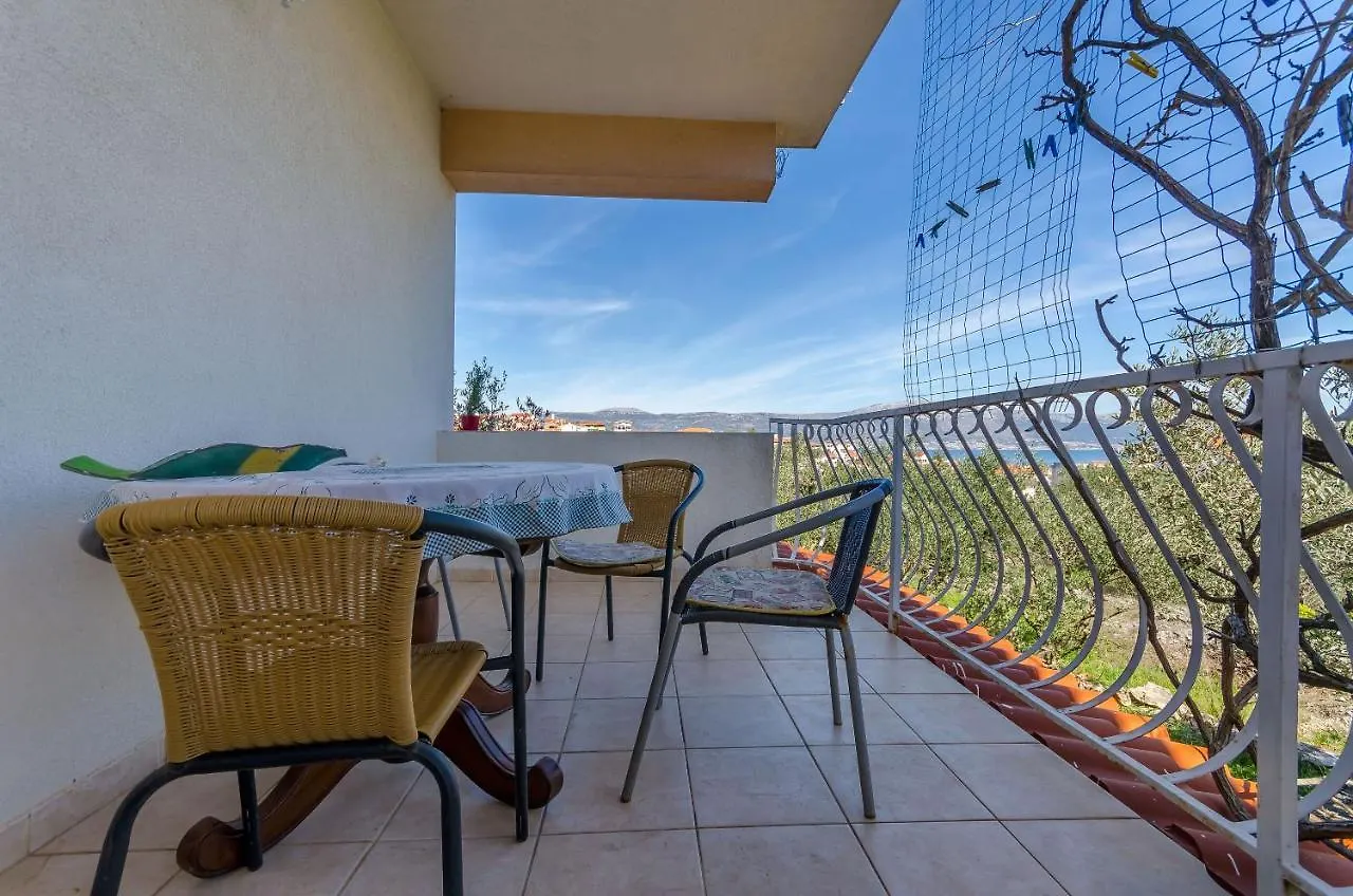 Apartments Stara Maslina Slatine Croatia