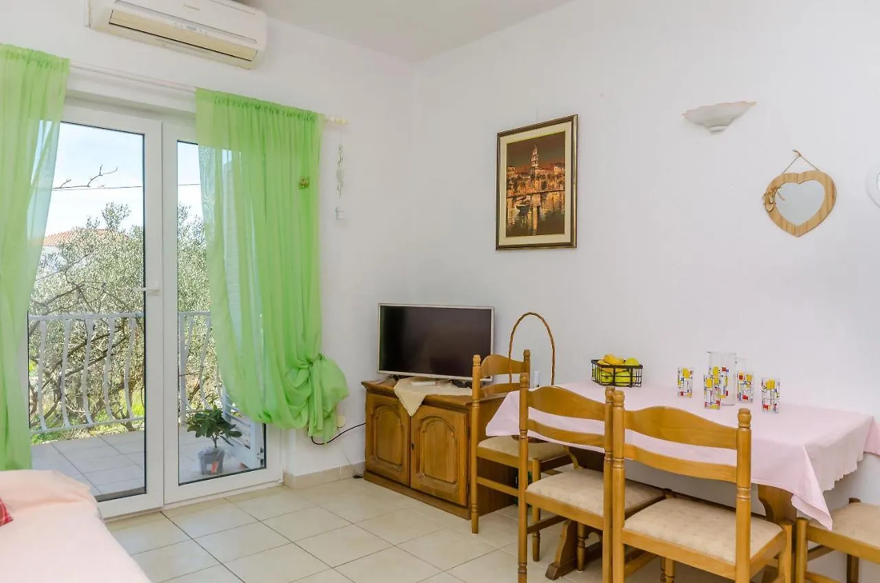 Apartments Stara Maslina Slatine