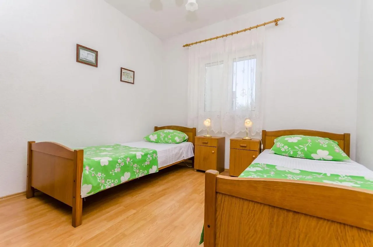 Apartments Stara Maslina Slatine