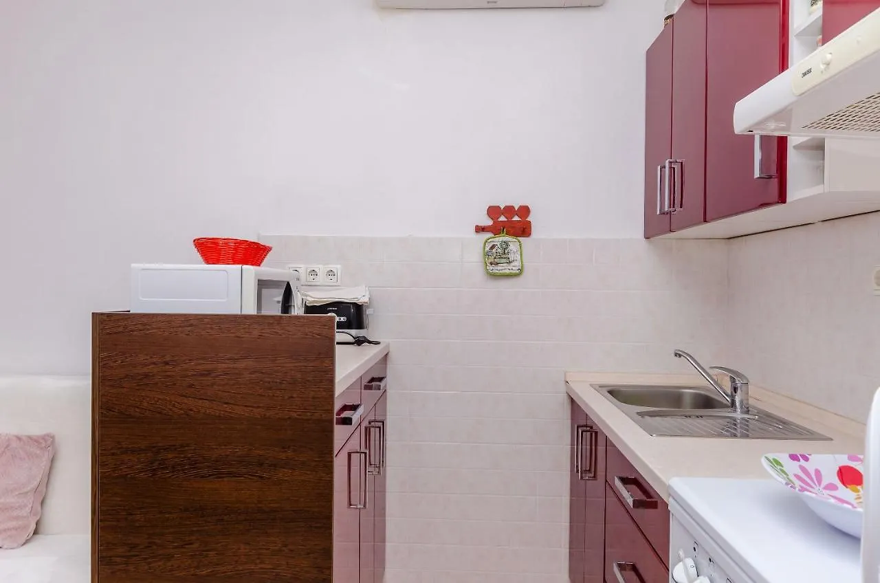 Apartments Stara Maslina Slatine Croatia
