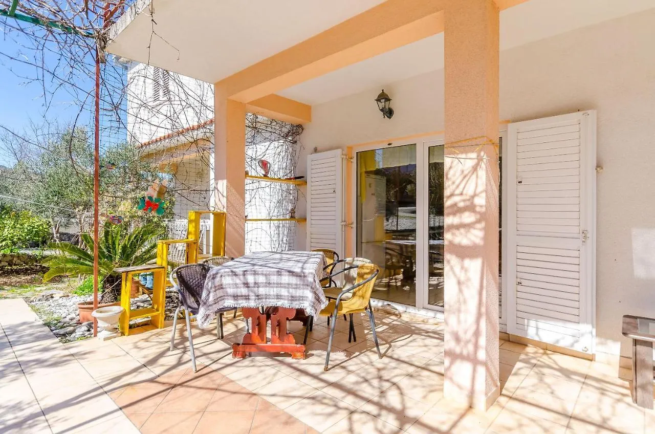 Apartments Stara Maslina Slatine Croatia