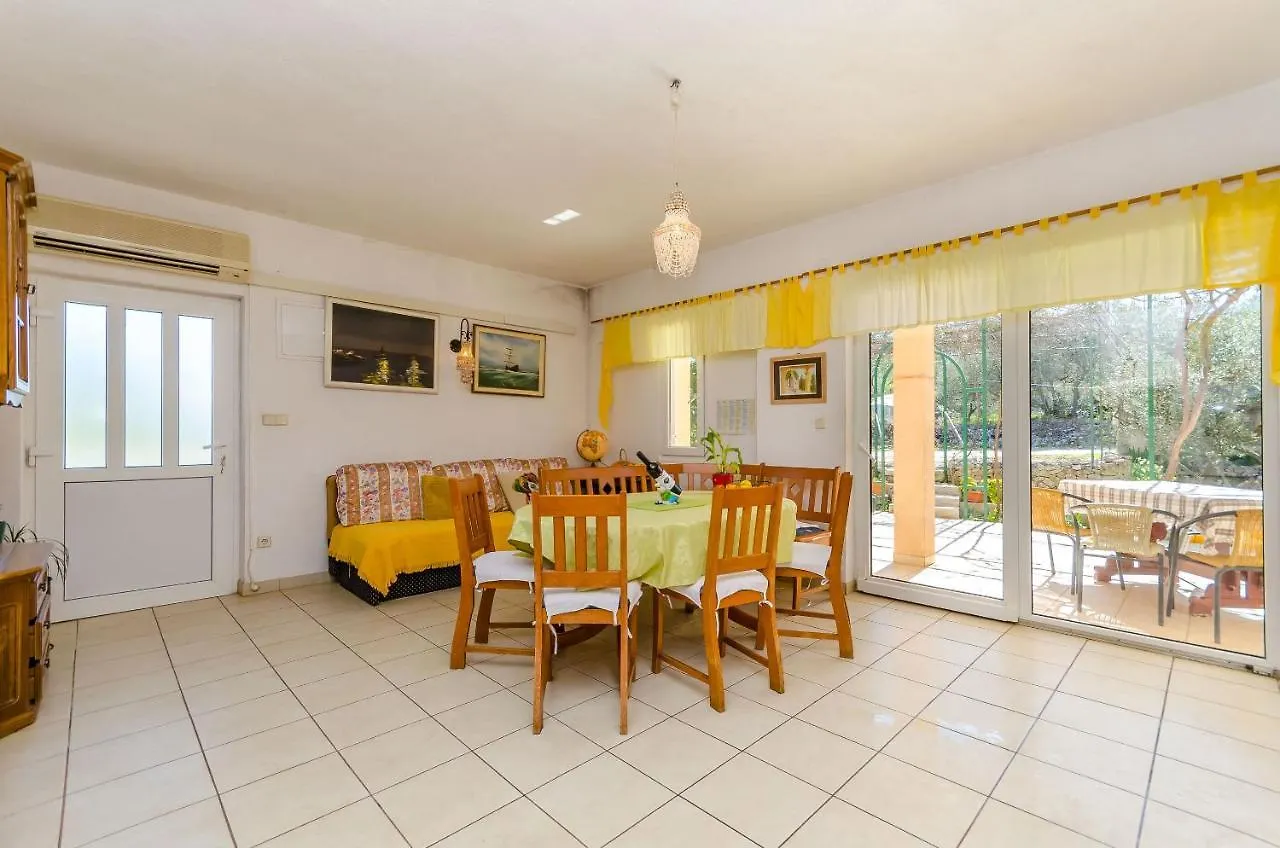 Apartments Stara Maslina Slatine Croatia